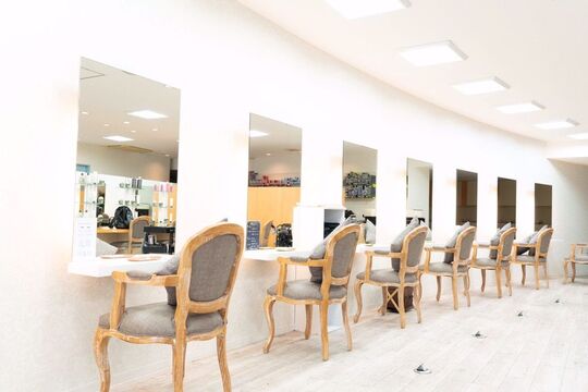 【あびこ】≪フリー40％／指名50％～≫≪自由出勤制≫≪正社員制度あり≫休みや勤務時間の相談ができる環境です！しっかり稼ぎたい方にもオススメ！「L'avenir Hathor あびこ店（ラブニールハトルアビコテン）」からスタイリスト（美容師）の求人☆★