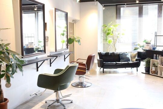 【高宮】人気の薬剤を使用し20代からの支持率◎お客様との関わり方を大切にし、特別な空間を作るプライベートヘアサロン「verde（ベルテ）」からアシスタント（美容師）の求人☆★