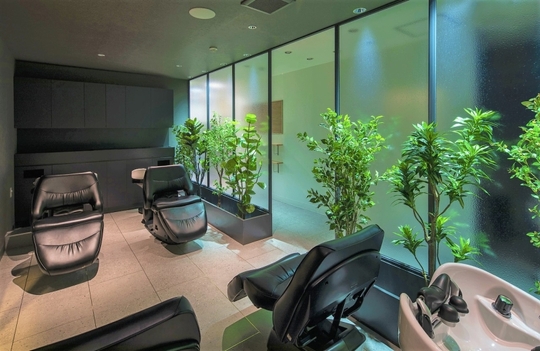 【青葉台】＜完全週休2日制＞＜社会保険完備＞＜入客チャンス◎＞などの抜群の待遇のTAYAグループ☆集客にもかなり力を入れているので月給30万円以上の高収入も可能！プライベートも充実♪TAYA 青葉台店（タヤアオバダイテン）からスタイリスト（美容師）の求人☆★