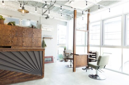 【橋本】≪年間休日数選択制≫≪産休育休取得実績あり≫≪交通費全額支給≫≪社会保険完備≫自身の都合に合わせて働ける！「HAIR MAKE DESART（ヘアメイクデザート）」からスタイリスト（美容師）の求人☆★