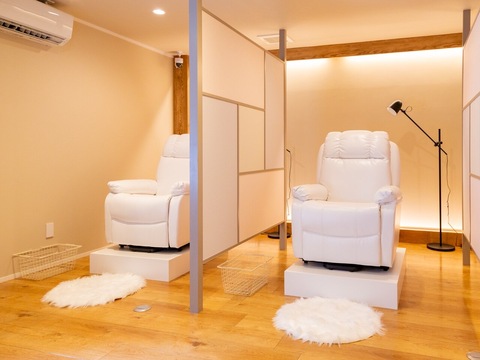 【大和西大寺】≪未経験OK≫≪月8日休み≫≪社会保険完備≫2週間で入客可能な研修体制！人気サロンが手掛けるアイラッシュサロン！「TIERNA ai（ティエルナエーアイ）」からアイリスト（まつげエクステ・まつげパーマ・アイブロウ）の求人☆☆