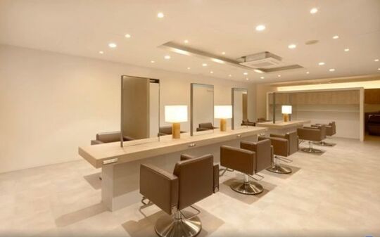 【蔵前町】 月給22万円以上  月8日休み・有給休暇あり  社会保険完備  19時営業終了  引越し費用10万円or寮を選択可能 安心して長く働いていけるように充実した条件があります！「Hair Make Chura 金岡店（ヘアーメイクチュラカナオカテン）」からアシスタント（美容師）の求人☆★