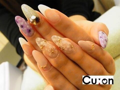 【天王寺】《経験者の方募集》《メニュー充実 》丁寧な施術と大人可愛いデザインが魅力のCuon Nail（ク―オンネイル）からネイリストの募集☆スカルプ・エアブラシ・3Dなど幅広い技術でお客様にクオリティーの高いサービスをご提供しています☆正社員／ネイリスト（ネイルサロン）の求人