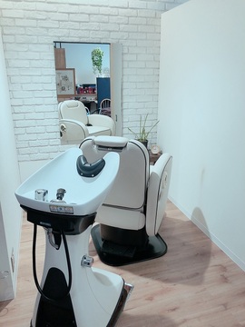 【松井山手】≪月8日休み≫≪月に1度土日どちらかの休みOK≫≪有給100％消化≫≪最短1年半でデビュー可能≫≪営業時間内レッスン可能≫≪社会保険完備≫子育てが落ち着いて復帰した主婦の方も多く活躍中◎スタッフ同士の仲がすごく良く離職率が低いトータルビューティーサロン「Patio（パティオ）」からアシスタント（美容師）の求人☆★☆