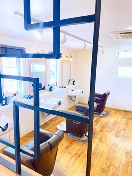 【兵庫町北】≪社会保険完備・土日のお休みOK・19時までに退勤可能・月8,9日のお休み≫カットデビューまで2年内が目標！！幅広いスタイルのなかでもフェードが人気！！プライベートとお仕事のメリハリを大切にしているバーバーショップ「COZY+39（コージープラスサンジュウキュウ）」からアシスタント（理容室）の求人★☆★