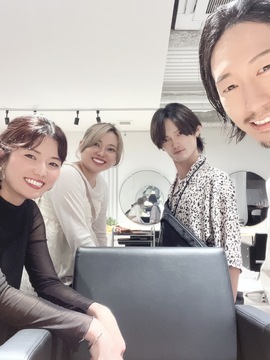 【東心斎橋】≪未経験・新卒生OK≫≪完全週休2日制≫≪土日休み月2回までOK≫≪社会保険完備≫フォロワー数万人以上の実力派オーナーが手掛けるプライベートサロン！ショートスタイル・デザインカラーが人気！技術はもちろん、SNSでの自己集客も学べる環境です！「I's（アイズ）」からアシスタント（美容師）の求人☆★☆