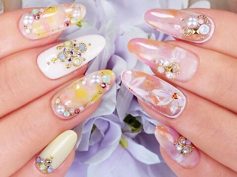 【梅田】社会保険完備・月8日休み・実働8時間！長く働ける高待遇が人気！ネイルが大好き!!もっと技術を向上させたいなど！そんな方にオススメ！”SyiSyu　梅田店（シシュ　ウメダテン）”からネイリスト（ネイル）の求人♪