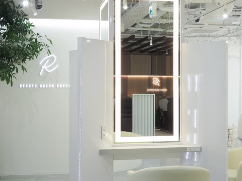 【大宮】≪営業中レッスン≫≪未経験OK≫≪ネイル・アイ・着付けの習得も可能≫≪完全週休2日制≫≪土日休みOK≫サロンワークもプライベートも両立したい方にオススメ！将来の選択肢がぐっと広がるトータルビューティーサロン「SUPERB（スパーブ）」からアシスタント（美容師）の求人☆★☆