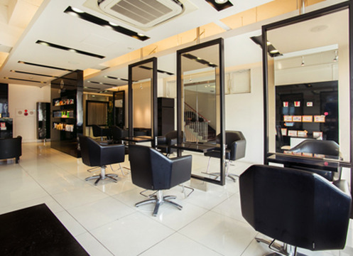 【各線松戸駅】◆完全週休2日制・有給休暇あり・社会保険完備◆入客チャンスが多く、顧客様がいない方でも安心！長く働ける安心の福利厚生面も魅力のサロンです！「CUORE 松戸店（クオーレマツドテン）」からスタイリスト（美容師）の求人★☆