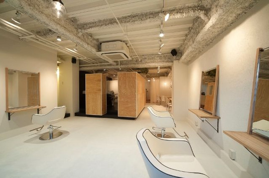 【新福島】≪パート・アルバイト歓迎≫≪社会保険完備≫一緒にお店を盛り上げていきませんか？ナチュラルテイストなサロン「Nijichaw（ニジチャウ）」からアシスタント（美容師）の求人☆★☆