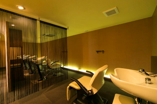 【岸辺】＜月9日休み＞＜社会保険完備＞月30万円以上稼ぐ方も☆頑張った分だけ還元してくれる！！新規の集客もばっちり◎a Gland GARDEN 吹田店（アグランガーデンスイタテン）からスタイリスト（美容師）の求人☆★