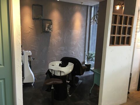 【住吉】≪サロンワーク中心の職場≫遅番制を導入し、身体の負担が少ない＆時間の有効利用OK！お客様としっかり関われる小規模×少人数制ヘアサロン「drop by drop（ドロップバイドロップ）」からスタイリスト（美容師）の求人☆★☆