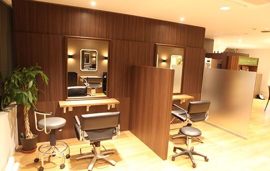 【枚方市駅】≪月8日休み≫≪賞与あり≫平均退社19時なのでプライベートの時間も確保しやすい！着付けやメイクも学べる◎「Hair Studio ANNEX 枚方店（ヘアースタジオアネックスヒラカタテン）」からアシスタント（美容師）の求人☆★☆