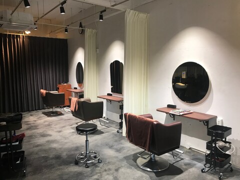 【今里】≪完全週休2日制≫≪社会保険完備≫≪アシスタント専任でもOK≫≪土日は時給1500～2000円≫幅広い年齢層から支持される人気ファミリーサロン！髪質改善メニューが人気なHAIR7（ヘアーセブン）からアシスタント（美容師）の求人☆★☆