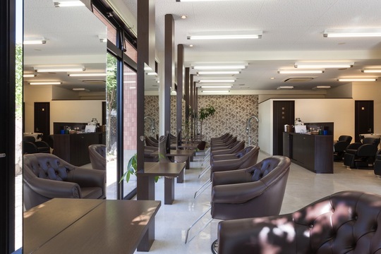 【福島】≪完全週休2日制・社会保険完備・日曜休みあり・基本残業なし・駐車場完備≫ブランクのある方やママさんも大歓迎！！長く働くことができる環境です！大人女性中心に贅沢空間を提供するヘアサロン「BALANCE. beauty resort（バランスビューティーリゾート）」からスタイリスト（美容師）の求人☆★