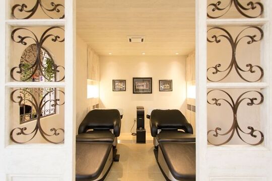 【自由が丘】≪社会保険完備≫≪未経験・新卒生も歓迎≫≪◆有給休暇あり≫≪会社負担で社員旅行あり≫福利厚生充実ばっちり!!スタッフもみんな仲良し！！自由が丘にあるオシャレな高単価サロンであなたも毎日楽しく働いてみませんか  「VIALA（ヴィアラ）」からアシスタント（美容師）の求人★☆