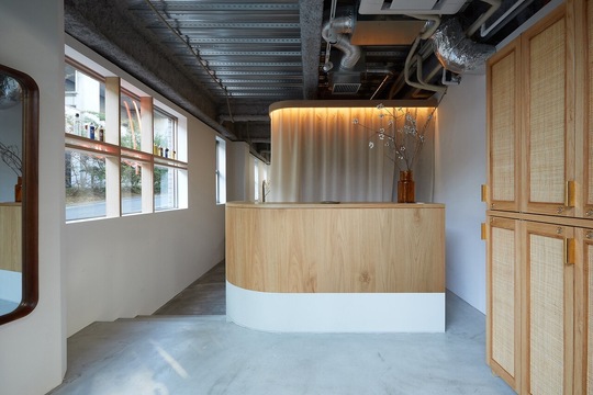 【香櫨園】≪社会保険完備≫≪完全週休2日≫≪有給休暇／年1回いつでも取得できる1週間の長期休暇あり≫≪2年以内デビュー≫技術に自信のない方もキャリアのあるスタッフがしっかりサポートしてくれます！「kico 西宮（キコニシノミヤ）」からアシスタント（美容師）の求人☆★