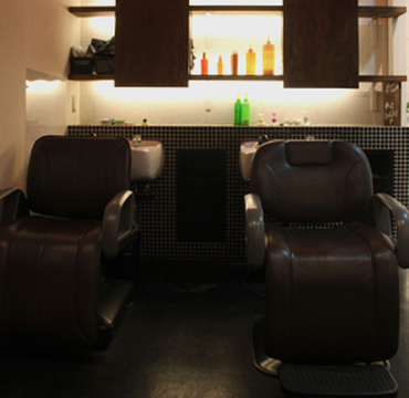 【南茨木】≪社会保険完備≫≪平均18時退勤≫≪完全週休2日≫未経験の方も大歓迎！全体レッスンは週2回実施、無駄なく・正しい技術を学べる環境あり！髪質改善特化のヘアサロン「CLUB HAIR OZ 南茨木店（クラブヘアオズミナミイバラキテン）」からアシスタント（美容師）の求人☆★☆