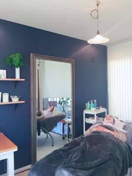 【八女】≪毎週日曜のお休みOK・15時までの勤務OK・最終受付17:00≫エステメニューもあるので資格取得も応援します！パート・アルバイトは週3日からの勤務OK！長年お客様に愛されている地域密着型ヘアサロン「美容室ハート（ビヨウシツハート）」からアシスタント（美容師）の求人☆☆