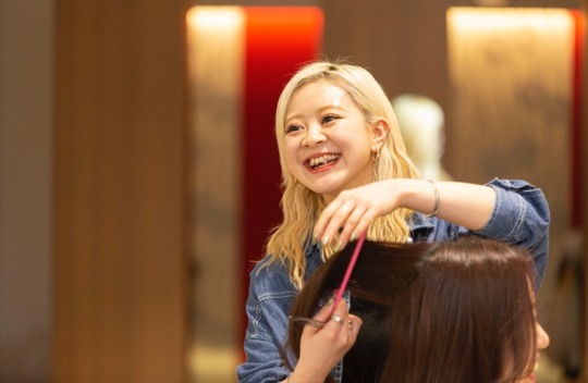 【蒲田】≪正社員・パート・業務委託から選択可能≫≪社会保険完備≫≪マンツーマン接客≫≪ママさん、ブランクのある方歓迎≫高単価かつ幅広い客層で安定した入客が可能！上質な空間と丁寧な接客で支持される「GALLERIA AVEDA（ガレリアアヴェダ）」からスタイリスト（美容師）の求人☆★