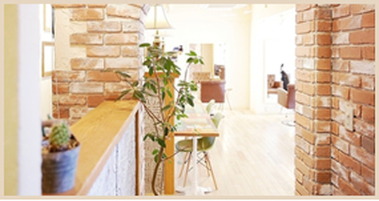 【代官山】◆完全週休2日制・月給20万円スタート・営業中のレッスンOK・2年以内にデビュー可能◆自分のペースに合わせたマンツーマンレッスンで着実にスキルアップが可能。待遇面も充実のサロン「BULB（バルブ）」からアシスタント（美容師）の求人★☆