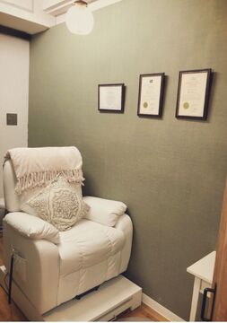 【藤井寺駅前】≪18時退勤≫≪実働8時間／休憩1時間あり≫≪月8日／第3日曜日休み≫店長は現役講師なので技術向上が出来る環境です！地域密着のアットホームなアイラッシュサロン！！「shuo（シュオ）」からアイリスト（まつげエクステ・まつげパーマ）の求人☆☆