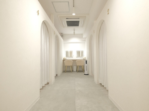 【谷町9丁目】≪最低保証あり！≫≪土日休みの取得可能≫≪完全個室≫最大60％の高還元サロン！働き方は正社員・業務委託からの選択制なので、自身のライフスタイルに合わせて勤務OK！「Arva（アルバ）」からアイリスト（まつげエクステ・まつげパーマ・アイブロウ）の求人☆★