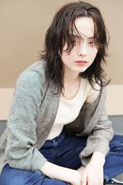 【南草津】≪業務委託でも交通費支給あり≫≪マンツーマンでの入客≫≪カットカラー2時間枠≫≪デザインカラー比率が高い≫≪客単価8000～10000円≫指名50〜60％還元／新規フリー40％還元の歩合制！トレンドを押さえた、幅広い薬剤のラインナップで単価UPもしやすい環境です！お客様のなりたいを叶えられる「MILK（ミルク）」からスタイリスト（美容師）の求人☆★