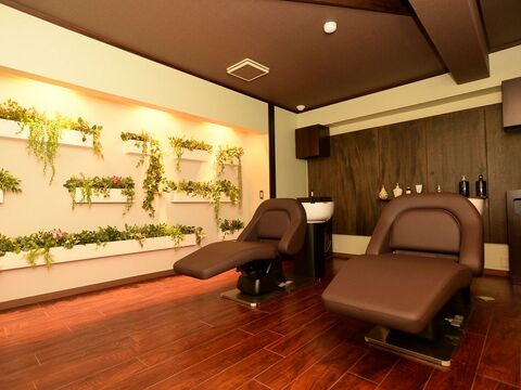 【伏見桃山】≪社会保険完備！カットから学ぶこともできるので、早期デビュー可能≫美容に対しての気持ちは熱く、オーナーさんやスタッフさんはとても暖かい！uit（ユイト）からアシスタント（美容師）の求人☆★