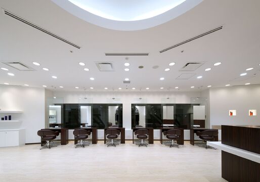 【みなとみらい】＜完全週休2日制＞＜社会保険完備＞抜群の待遇を擁する全国に展開するサロン☆充実の教育体制があり安心して美容師を続けてもらえる環境です♪TAYA みなとみらい東急スクエア店（タヤミナトミライトウキュウスクエアテン）からアシスタント（美容師）の求人☆★