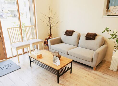 【横堤】≪20時までに退勤可能≫≪月ごとに休みの数を7or8日で選択可能≫≪マツエクブース併設≫≪キッズスペースあり≫スタッフの意見を取り入れながら、働きやすい環境を作っております！！スタッフさん同士の仲の良さが自慢のアットホームサロン「un Lino（リノ）」からスタイリスト（美容師）の求人☆★☆