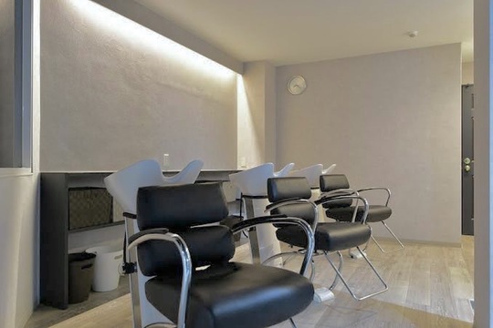 【宝塚】≪社会保険完備≫≪土日休みOK≫≪駐車場完備≫≪月8,9日休み≫≪ママさんのご応募歓迎≫プライベートも充実できる環境です！「Tribe by FiberZoom（トライブバイファイバーズーム）」からスタイリスト（美容師）の求人☆★