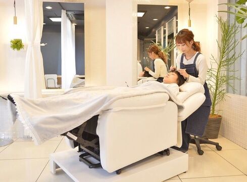 【阪急高槻市駅】入客した分、しっかり還元！選べる勤務形態で、自分に合った働き方が可能です！経験の浅い方もしっかり指導しますので、安心してくださいね。「eyelash plan（アイラッシュプラン）」からアイリスト（まつげエクステ・まつげパーマ・アイブロウ）の求人★☆★