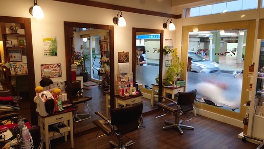 【久宝寺口】≪完全営業時間内レッスン≫≪マンツーマンレッスン≫≪18時台に退勤可能≫どんな働き方の希望でも相談OK！ママさん美容師の方も大歓迎です！地域密着型のアットホームサロン「BonFin（ボンフィン）」からアシスタント（美容師）の求人☆★