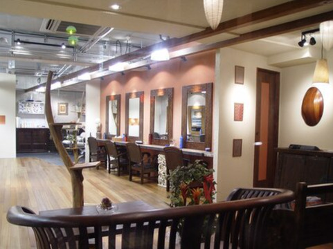 【稲毛】≪完全週休2日制≫≪アカデミー制度あり≫≪営業中レッスンOK≫それぞれの個性や得意分野を伸ばしていくサロン！様々なライフステージに合わせた働き方を応援します。地域密着のアットホームサロンで明るく元気に働きたい方、大歓迎です！「jujur 稲毛本店（ジュジュルイナゲホンテン）」からアシスタント（美容師）の求人☆★