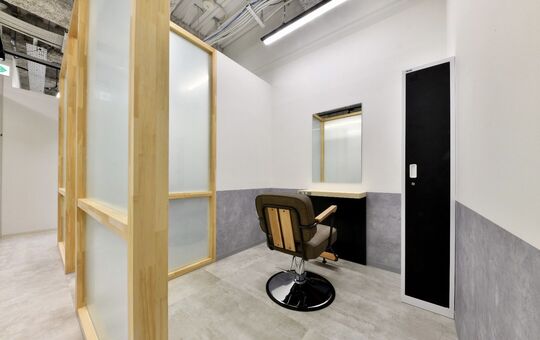 【なんば】≪完全マンツーマン≫≪自由出勤制≫≪永久保障給あり≫髪質改善に特化したヘアエステサロン！≪フリー40％／指名50％還元≫全席個室＆フラットシャンプー&平均単価1万円以上の人気サロン！「FRAME+HairEsthe 御堂筋難波（フレームプラスヘアエステミドウスジナンバ）」からスタイリスト（美容師）の求人☆★