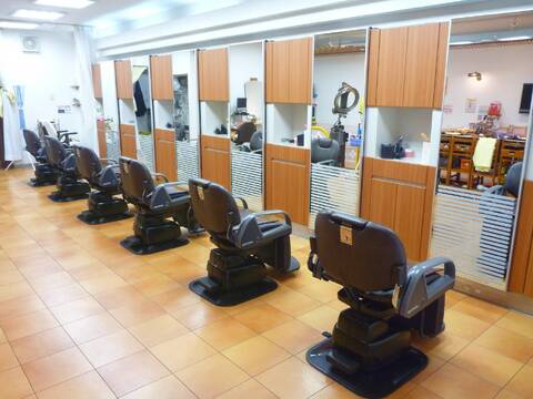 【五位堂】≪社会保険完備≫地域密着の理美容サロン！幅広い年代のお客様に人気です！パート勤務もOK！「Lamie Kansai 五位堂店（ラミカンサイゴイドウテン）」からスタイリスト（美容師・理容師）の求人☆★