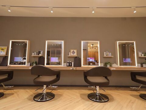 【柏たなか】≪産休育休実績あり≫≪社会保険完備≫≪完全週休2日制≫働きやすさ重視！プライベートと両立しながら働ける環境！「 Ray 柏たなか店（レイカシワタナカテン）」からスタイリスト（美容師）の求人★☆