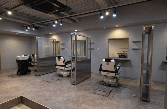 【東生駒】≪メンズ専門サロン≫≪マイカー通勤可≫≪従業員駐車場完備≫≪月6日or8日休みを選べる≫≪社会保険完備≫全室半個室のメンズサロン！平均退社時間20時！！頑張った分はお給与に還元してもらえる◎新規客多数！正社員と業務委託の働き方を選べる！「STAG BARBER 東生駒店（スタッグバーバーヒガシイコマテン）」からスタイリスト（美容師・理容師）の求人★☆