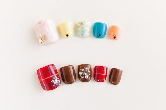 【梅田】社会保険完備☆整った福利厚生！技術力の高いスタッフさんの中で技術を磨きながらオンリーワンのサロンを作り上げていきませんか ♪”NachuNail（ナチュネイル）”からネイリスト（ネイル）の求人♪