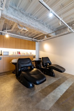 【勾当台公園】≪社会保険完備・完全マンツーマンサロン・フレックスタイム制・ヘルプなし・月8,9日休み・土日休みOK・週1日～勤務OK≫自分に合った働き方ができて、プライベートと仕事を両立することができますよ！一人ひとりのお客様に馴染ませるナチュラルなスタイルが得意なサロン「lelu（レル）」からスタイリスト（美容師）の求人☆★