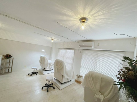 【久宝寺】地域密着形！お客様スタッフ共に居心地の良いアットホームサロン！≪17時までの勤務OK≫≪土日休みOK≫今までの経験をフルに活かして活躍できる環境！お客様に寄り添ったカウンセリング重視の接客でリピーターさんから愛される「and C（アンド シー）」からネイリスト（ネイル）の求人★☆★