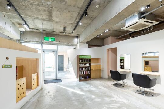 【武庫之荘】≪交通費全額支給≫≪完全週休2日制&有給休暇≫≪平均19時退勤≫≪社会保険完備≫≪アイラッシュ兼任OK≫≪営業中レッスン≫≪最短2年デビュー≫髪質改善&ショートスタイルが大人気のヘアサロン！「MOOL hair 武庫之荘店（モールヘアームコノソウテン）」からアシスタント（美容師）の求人★☆