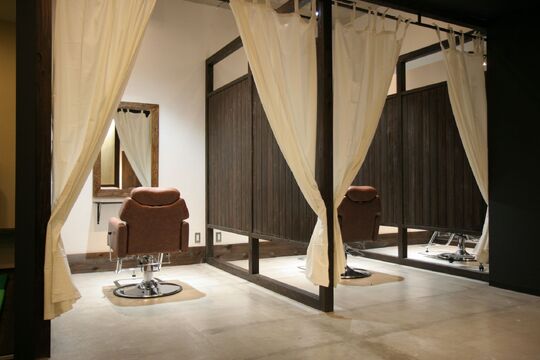 【豊田】◆駅近トータルビューティーサロン・週3日から勤務OK・トレンドデザインやアートのメニューなどが人気◆広々とした上質な空間での丁寧な施術で地域から愛されているトータルビューティーサロンGrand Hearts（グランドハーツ）からネイリスト（ネイル）の求人☆★