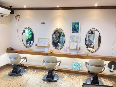 【大塚町】≪高時給・16時迄の勤務OK・勤務日数やお休みの相談OK・育休産休実績あり・着付けメニューあり≫子育て中のママさんも大歓迎！大人女性中心に愛されるアットホームなヘアサロン「Hair make affetto （ヘアーメイクアフェット）」からスタイリスト（美容師）の求人☆★☆