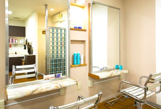 【南海岸和田駅前】 月給18万円以上  社会保険完備  有給休暇&だんじり休みあり  早期デビュー可能  月8日休み選択可能 駅前すぐの人気ヘアサロン！！地域密着＆フレンドリーで働きやすい環境です！Hair’s CARE f（ヘアーズケアフォルテ）からアシスタント（美容師）の求人★☆