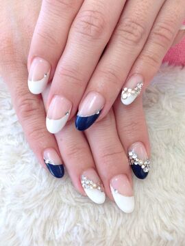 【天王寺】≪完全週休2日制≫≪社会保険完備≫≪実働8時間≫検定級を取っていきたい方にはお勧め！人気エリア天王寺でのネイリスト求人です!!ナチュラルテイストのサロンで泉州で人気の「Nail Salon jurer 天王寺MIO店（ネイルサロンジュレテンノウジミオテン）」よりネイリスト（ネイル）の求人☆☆