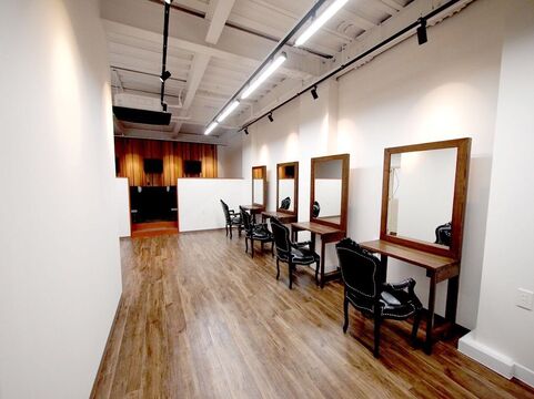 【南堀江】≪月給25万円以上≫≪歩合給あり≫≪マンツーマン接客≫少人数制なのでマンツーマンでしっかり接客。アットホームな環境でお客様はもちろん、スタッフ間のコミュニケーションをなにより大切にしています!!撮影にも興味がある方にもオススメです◎souko.（ソウコ）からスタイリスト（美容師）の求人☆★☆