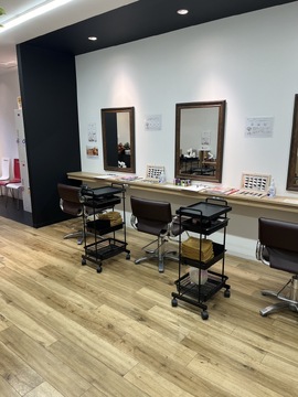 【河内永和】≪スタッフ募集≫≪13時～ラストまで勤務できる方歓迎！≫≪1日2時間以上勤務できる方≫≪平日のみ、土日のみの勤務もOK≫ノルマもないため空いている時間に出勤！ブランクのある方も歓迎！ママさん美容師も歓迎！2022年11月1日にオープンしたばかりのカラー専門店「37 organic color（サンナナ オーガニックカラー）」からカラーリスト（美容師）の求人☆★