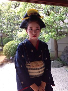 【布施】≪月給25万円≫≪50代の美容師さん大歓迎≫≪社会保険完備≫≪平均19時台に退勤可能≫お客さんのメインターゲットは40〜50代のミセス世代！ノルマもなくのびのび働けるサロン◎希望者はアップスタイルも学べる環境！パートさんはシャンプーとカラーができれば歓迎！「sakkou（サッコウ）」からスタイリスト（美容師）の求人☆☆